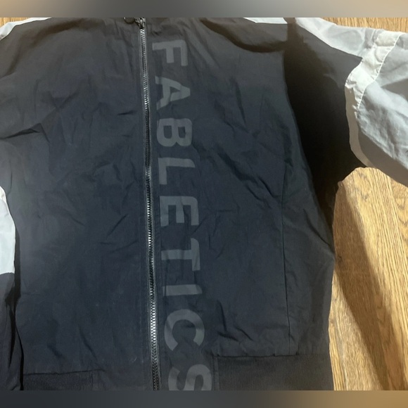 Fabletics Jayda Jacket Womens L Black Full Zip Lightweight Long Sleeve Pockets - Picture 2 of 5